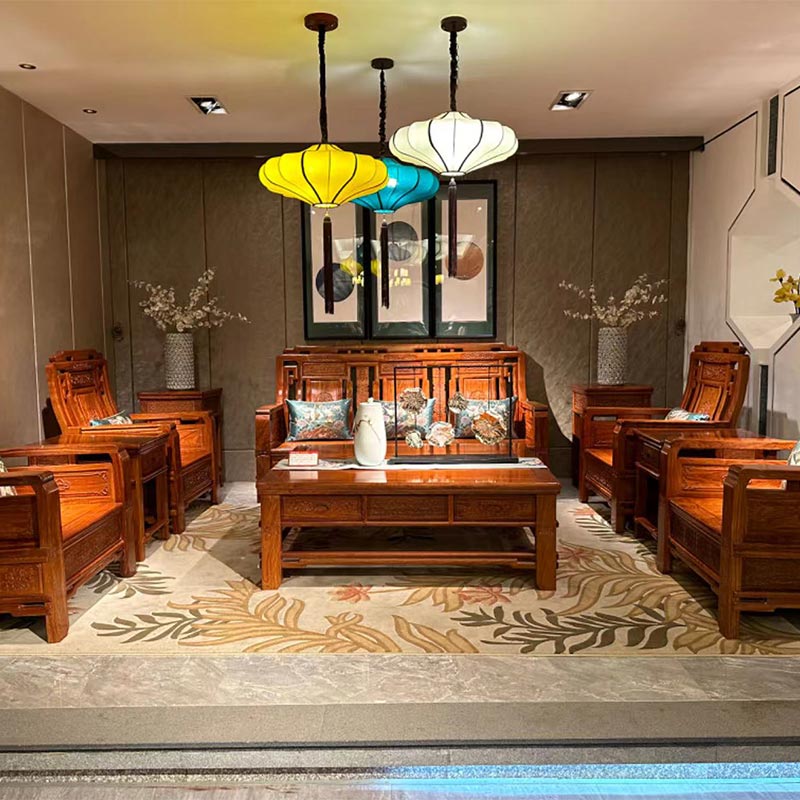 Kinietiško stiliaus minkšta sofa